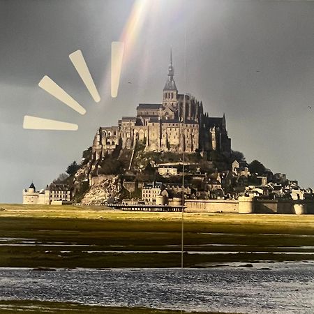Beau Loft Room Proche Mont Saint Michel Jaccuzi Illimite En Plein Centre Avranches Bagian luar foto