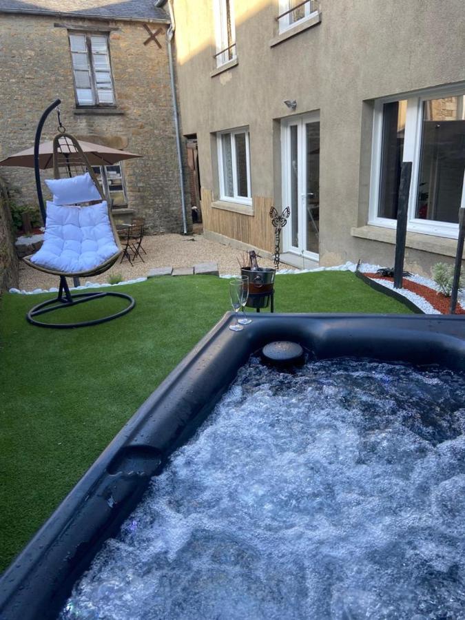 Beau Loft Room Proche Mont Saint Michel Jaccuzi Illimite En Plein Centre Avranches Bagian luar foto