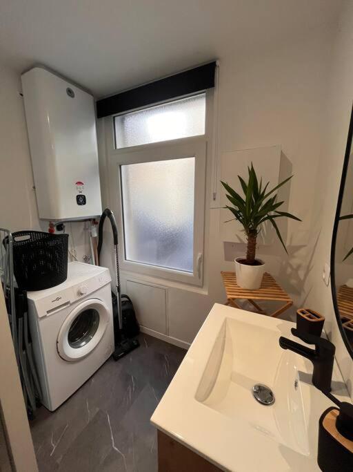 Beau Loft Room Proche Mont Saint Michel Jaccuzi Illimite En Plein Centre Avranches Bagian luar foto