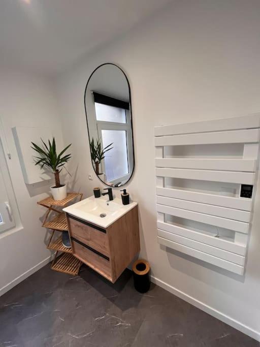 Beau Loft Room Proche Mont Saint Michel Jaccuzi Illimite En Plein Centre Avranches Bagian luar foto