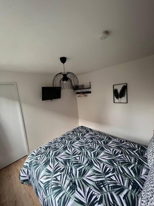 Beau Loft Room Proche Mont Saint Michel Jaccuzi Illimite En Plein Centre Avranches Bagian luar foto